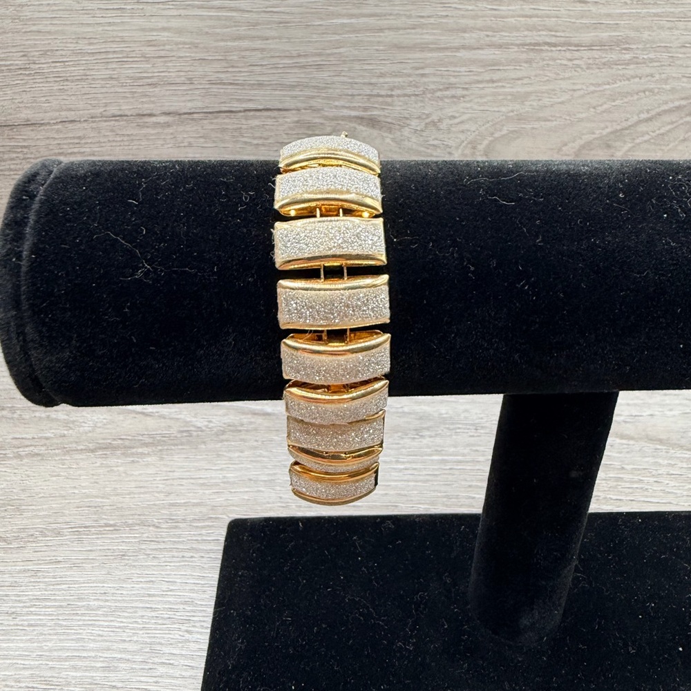 Elegant Gold Tone and Silver Tone Women's Bracelet